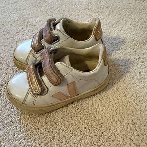 Veja Kids White and Brown Velcro Sneakers
